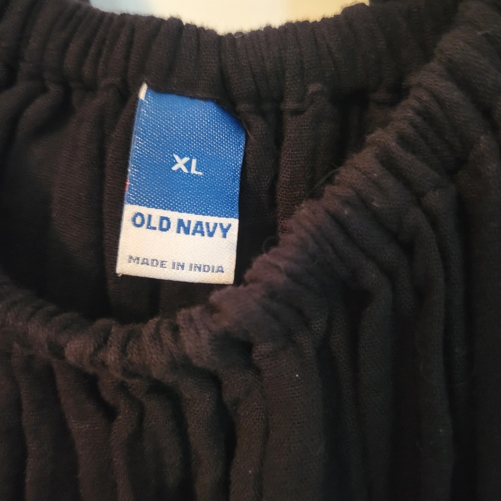 Woman's Size Xl Black Sleeveless Top By Old Navy - Picture 2 of 6